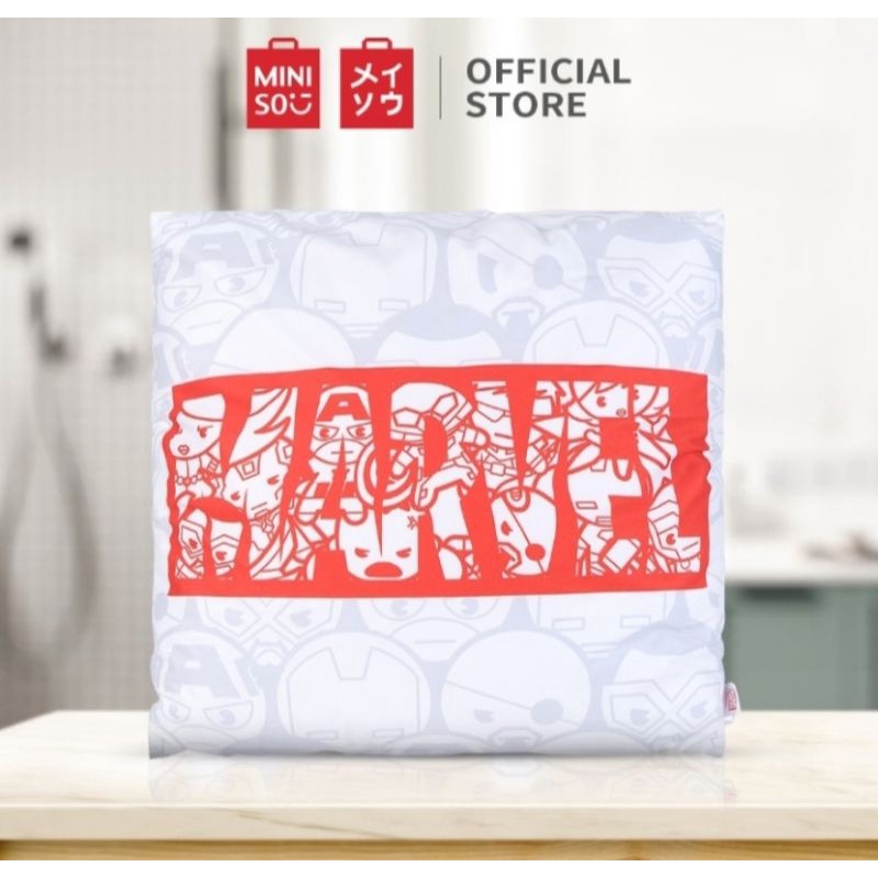 Miniso marvel bantal kotak
