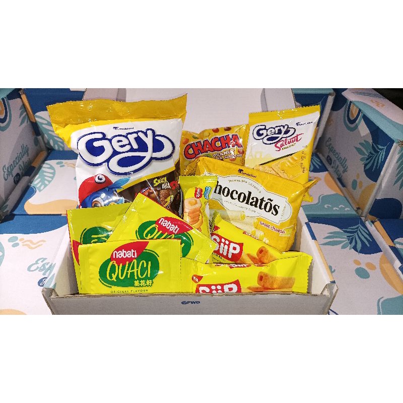

SNACK BOX/ HAMPERS/ GIFT BOX/ HADIAH WISUDA/ HADIAH ULANG TAHUN