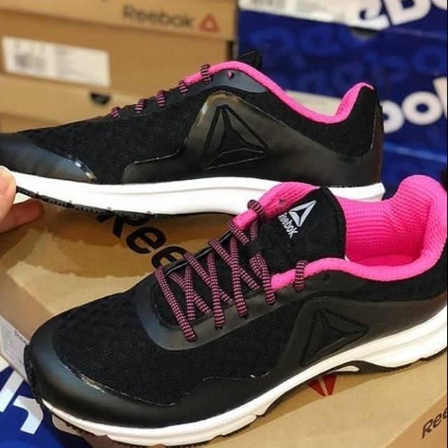 REEBOK TRIPLEHALL 7.0 ORIGINAL HITAM / PINK SEPATU LARI RUNNING WANITA | Shopee Indonesia