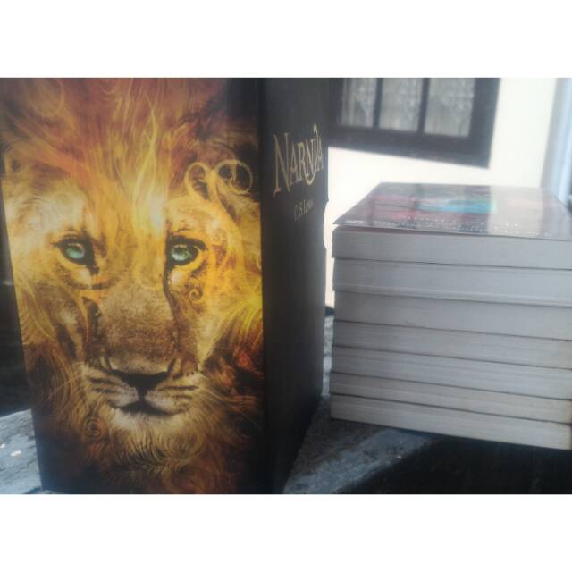 Set Novel Narnia