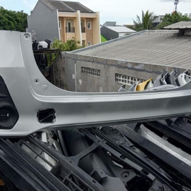 Bemper Bumper Belakang Toyota Avanza Veloz 2019