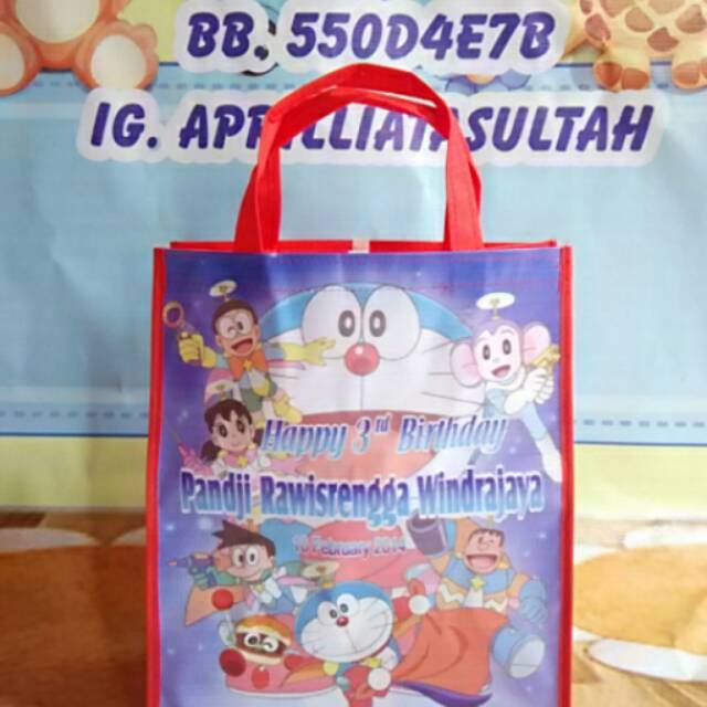 

Tas souvenir ultah jinjing Safa