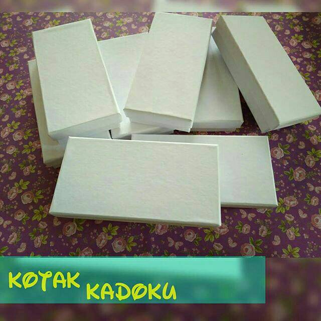 

Kotak kado 17x8x3/ giftbox/ kotak kado custom/ kotak kado murah/ gift box/ gift box murah