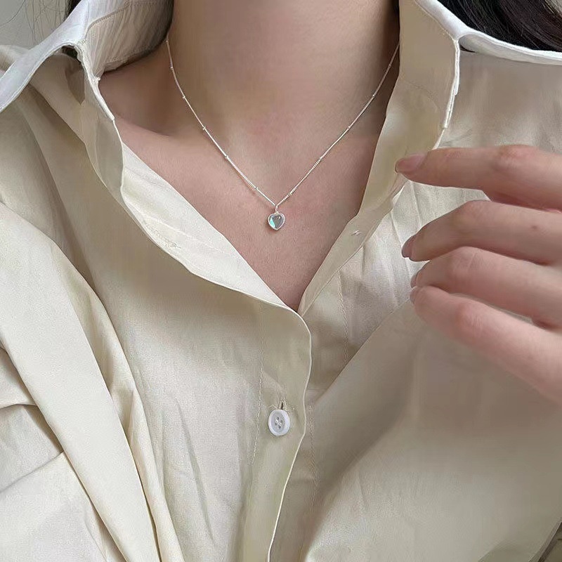 Kalung Liontin Batu Bulan Bentuk Hati Bahan Alloy Untuk Wanita