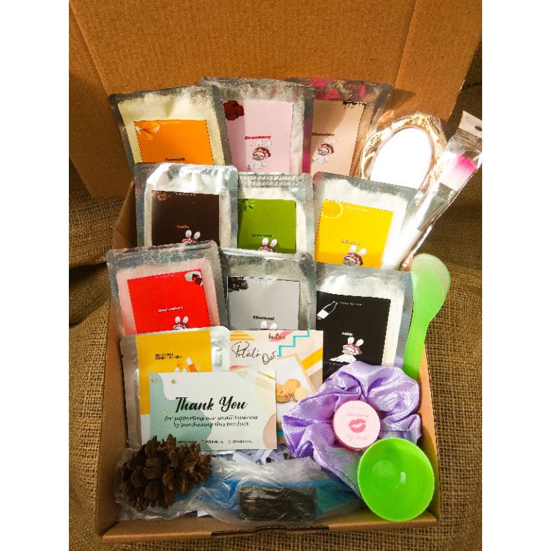 

HAMPERS/GIFT BOX/KADO WISUDA/KADO ULANG TAHUN/SETMASKER. TERMURAH
