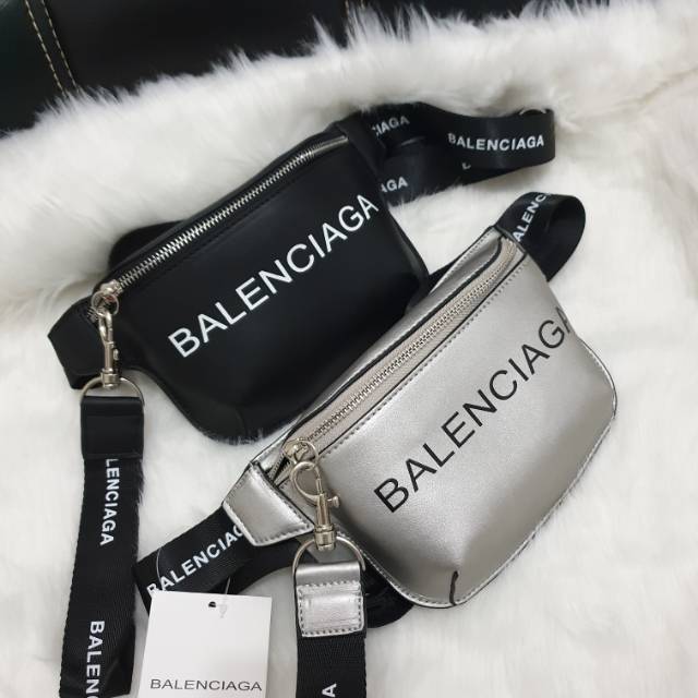 Jual Balenciaga waistbag uk.20x5x13 (silver dan hitam) Shopee Indonesia