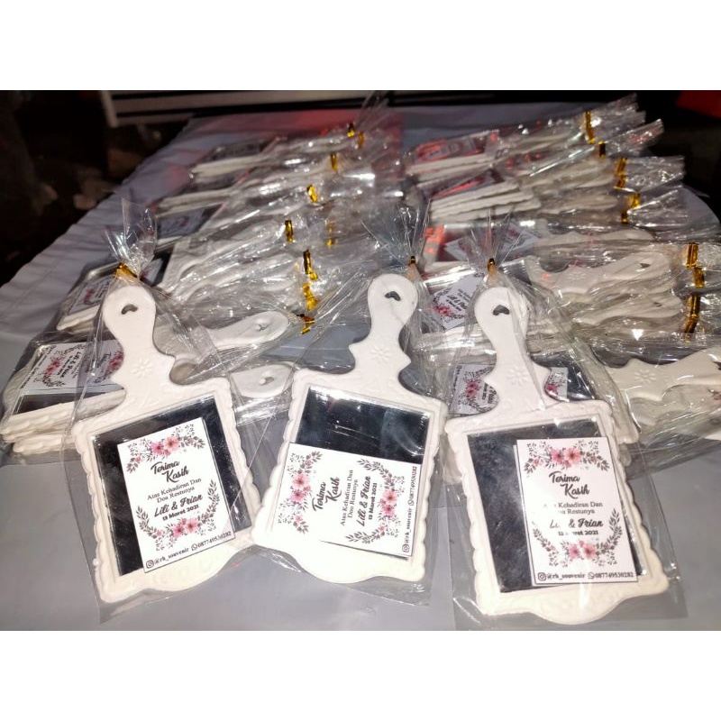 (50 pcs) SOUVERNIR CERMIN PUTIH
