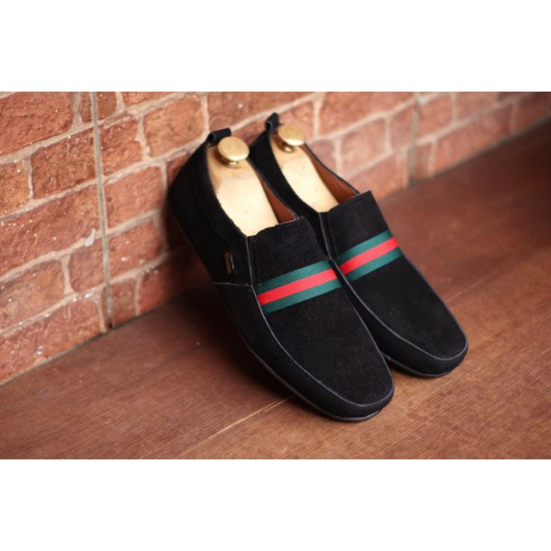 WOLF x YOMI - Sepatu Kasual Casual Pria Slip ON Santai Kasual Kerja Kuliah Ori Brand Kulit Asli