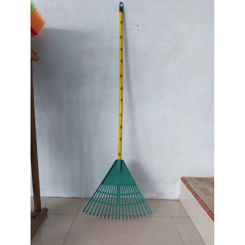 GARUKAN SAMPAH TERBUAT DARI PLASTIK Murah