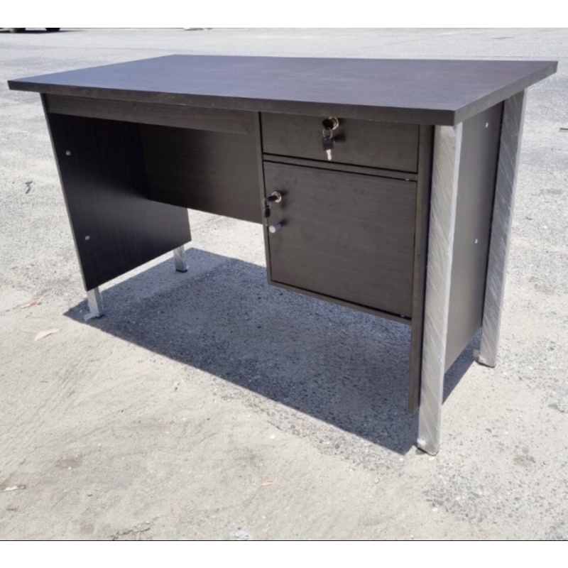 Meja Kerja Murah Kaki Besi / Meja 1/2 Biro Kaki Besi Minimalis / MEDAN SUMUT