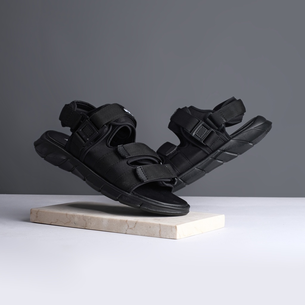 BIMA BLACK V2 ORIGINAL x MONDAY Sandal Casual Hitam Putih Pria Sendal Gunung Kasual Jalan Santai Harian Main Hangout Lebaran Fashion Distro Remaja Traveling Outdoor Premium Travelling Men Footwear Tali 3 Strap Big Size Jumbo Ukuran Besar 44 Keren Terbaru