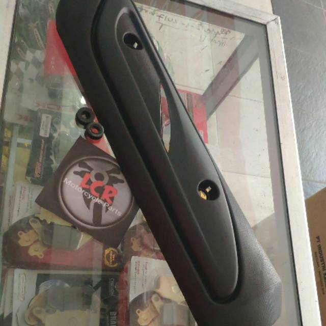 Tameng Knalpot / Tutup Knalpot / Pelindung Knalpot Honda Vario 110 Karbulator + Karet Dudukan Baut