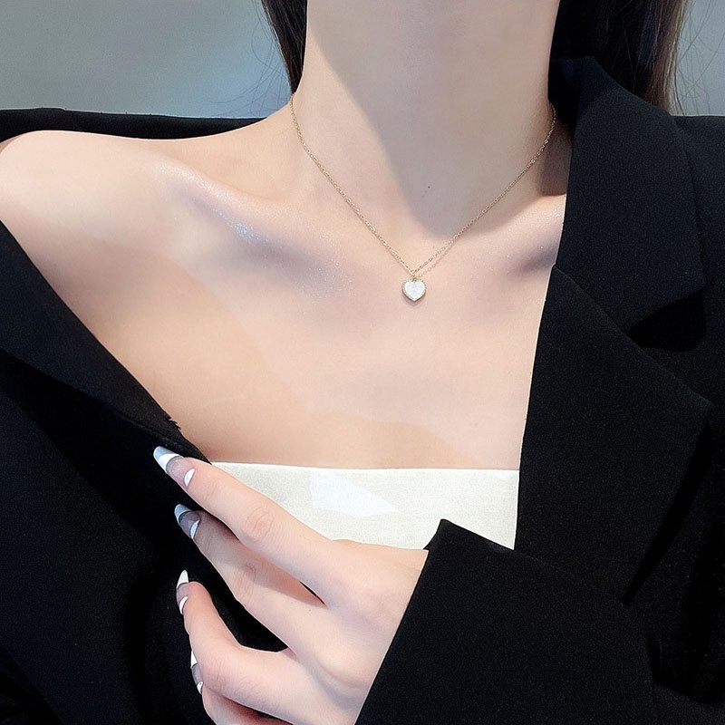 Kalung Choker Bentuk Hati Bahan Titanium Gaya Klasik Untuk Wanita