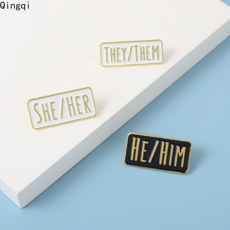 Bros Pin Enamel Desain SHE / HER Warna Hitam Putih Untuk Hadiah Teman