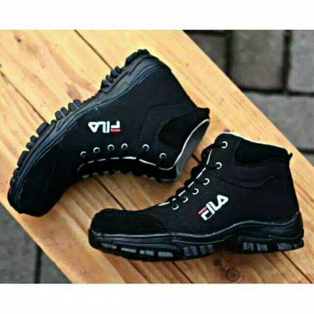 SEPATU PRIA BOOTS FILA