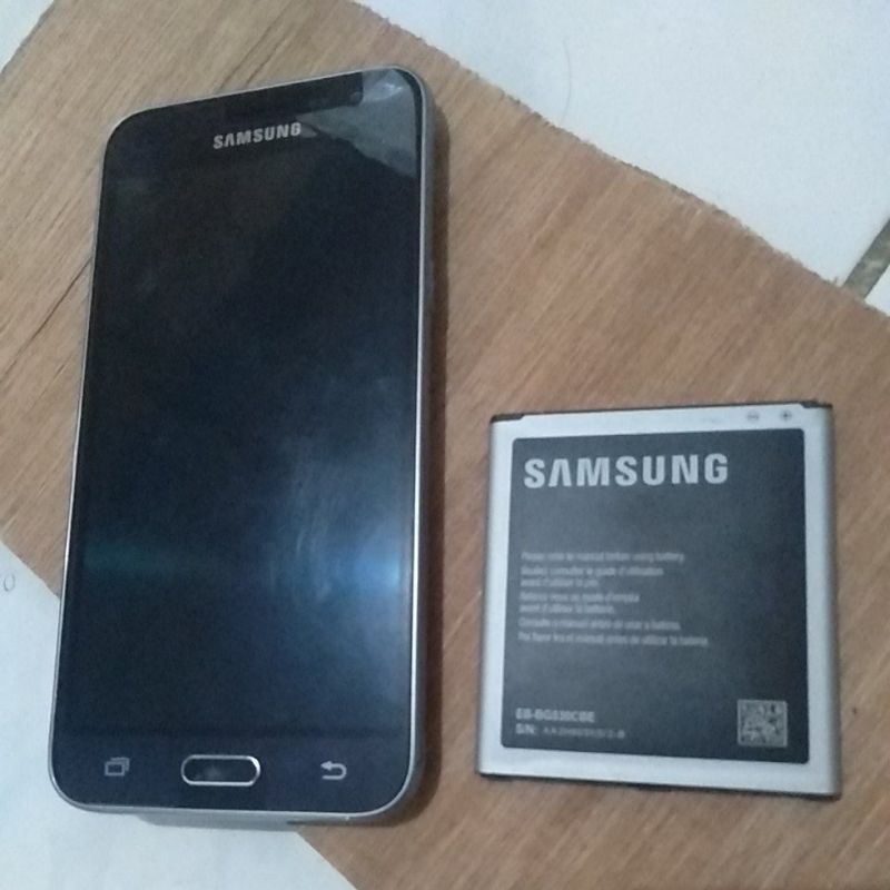 Samsung J3 2016 Minus
