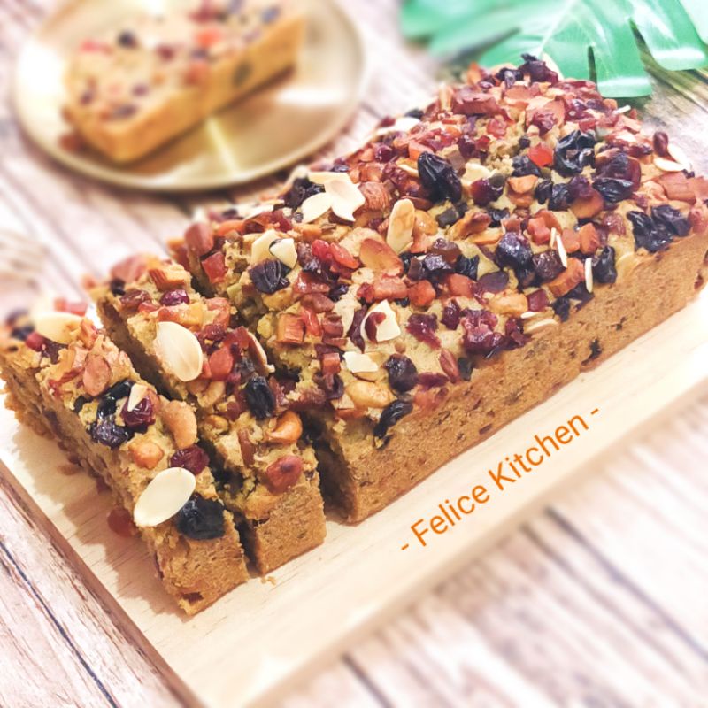 English Fruit Cake by Felice Kitchen (Kue buah dan kacang)