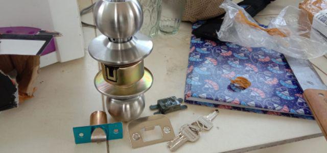 Kunci Pintu Kamar Mandi Bulat Gagang Tarikan Handle Handel Putar Kunci Bulat