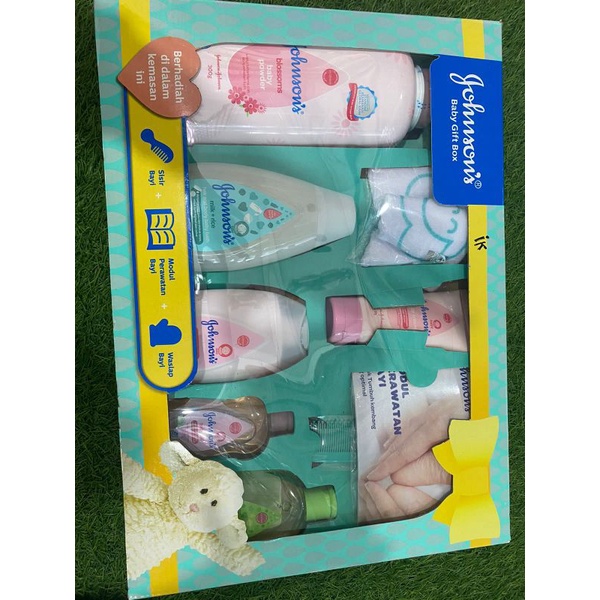 JOHNSON'S Baby Gift Box New Born - Set Perlengkapan Bayi Baru Lahir