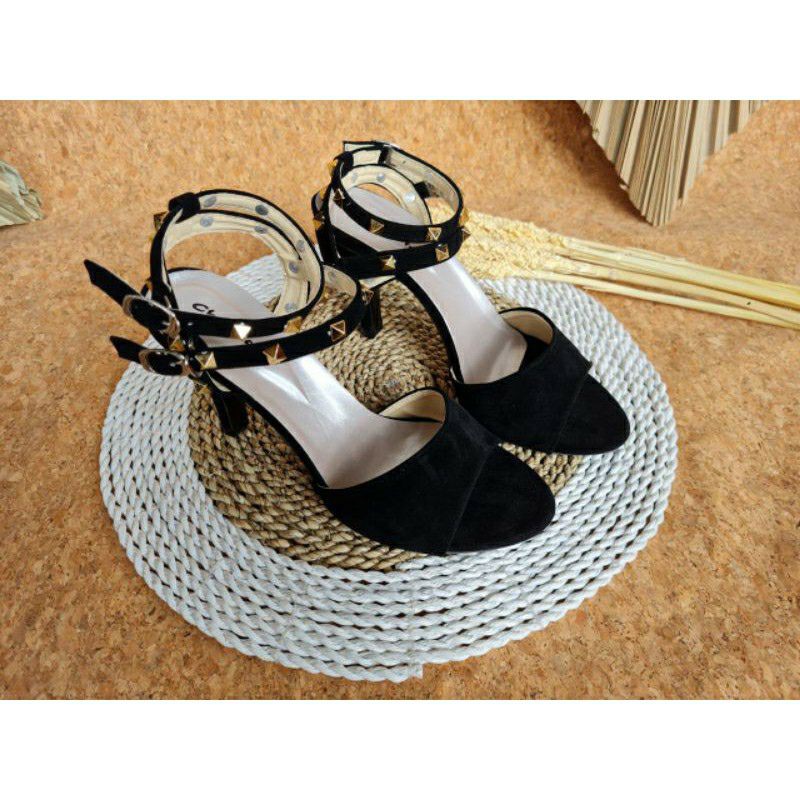 AK 01 High Heel Wanita PD365 Suede Piramid