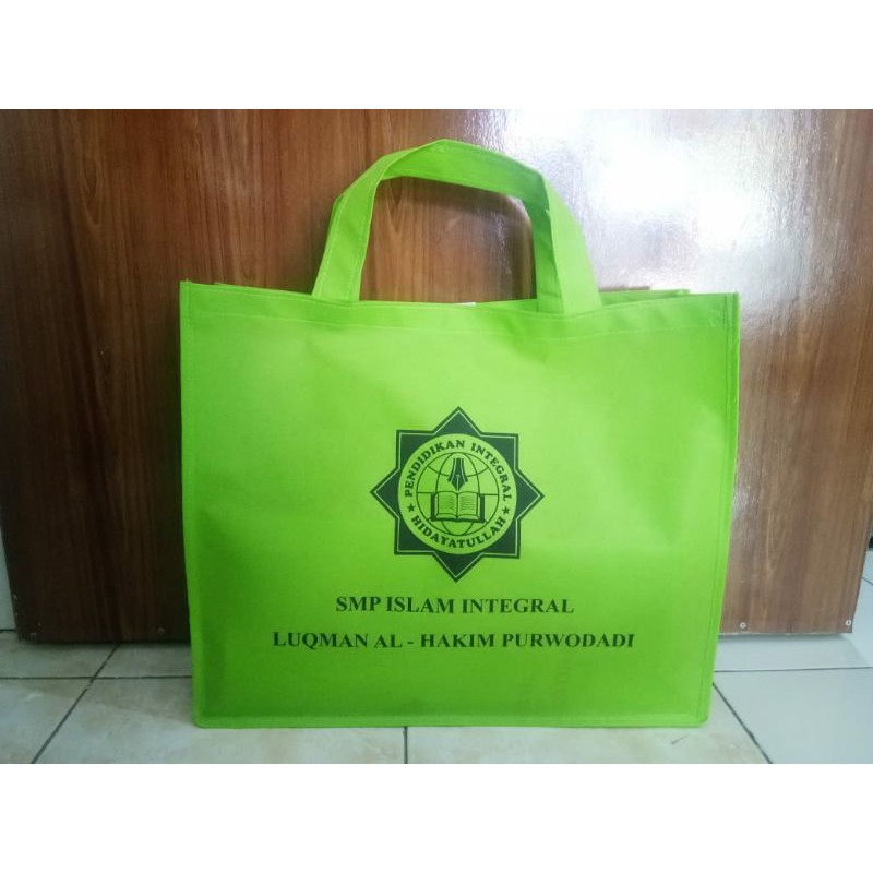 

tas hampers spunbond+sablon nama/tas souvenir seminar custom