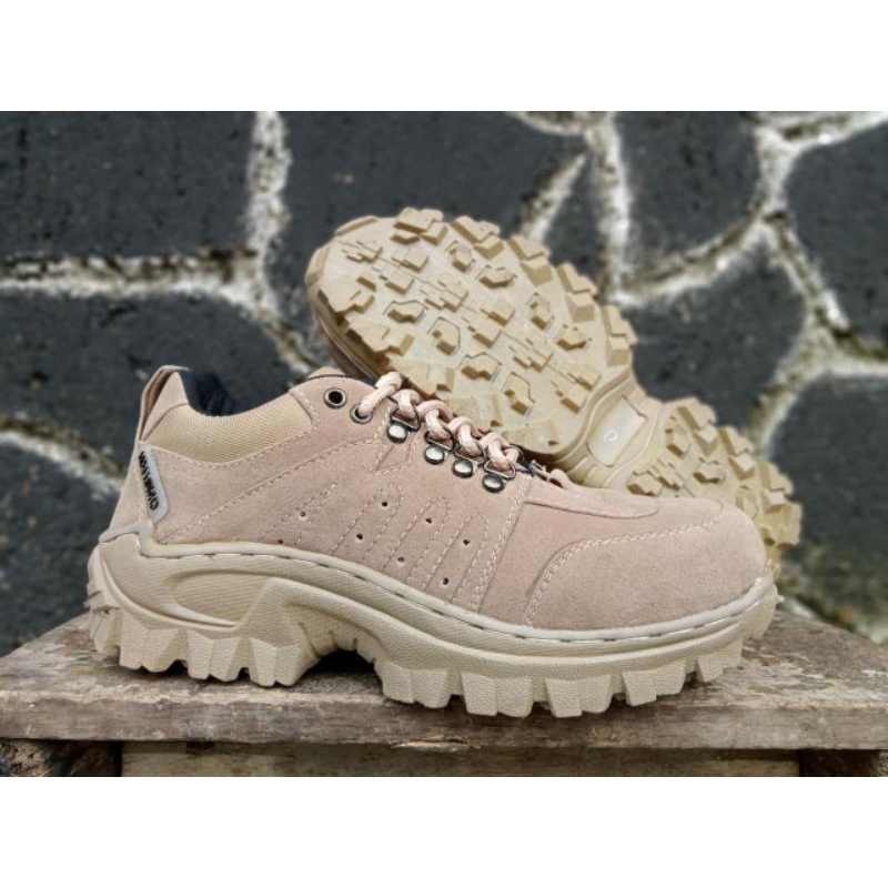 SEPATU SAFETY PRIA GUNUNG HIKING ADVENTURE  4INCI