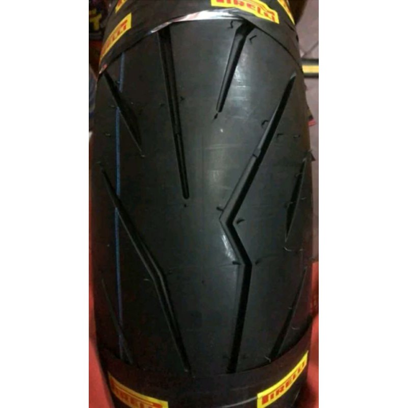 Ban luar pirelli diablo rosso sport 140 70 ring 17 tubeleess