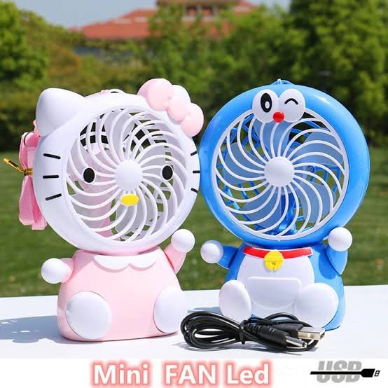 [BISA COD] KIPAS MINI FAN DUDUK KARAKTER DORAEMON & HELLO KITTY/ Kipas Karakter Lampu,Warna Random [