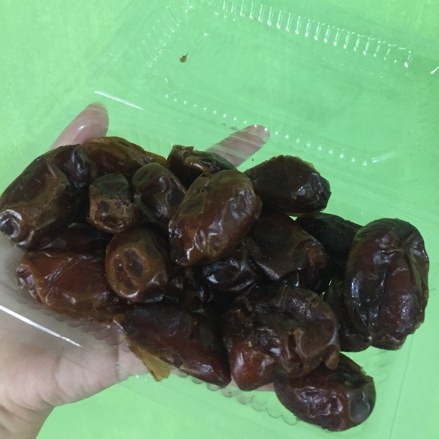 

KURMA ISI 2O PCS 10.OOO (DISKON MIN BELI 10 BOX)