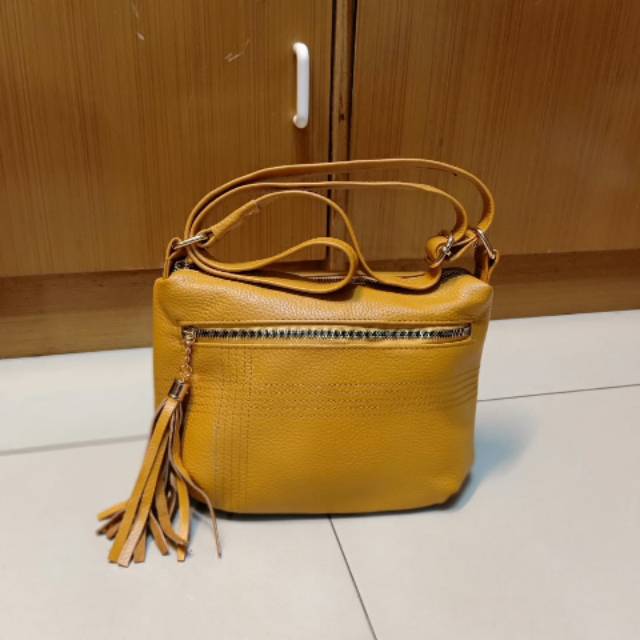TAS SELEMPANG WANUTA KUKIT SAPI ASLI SAVVY KUNING