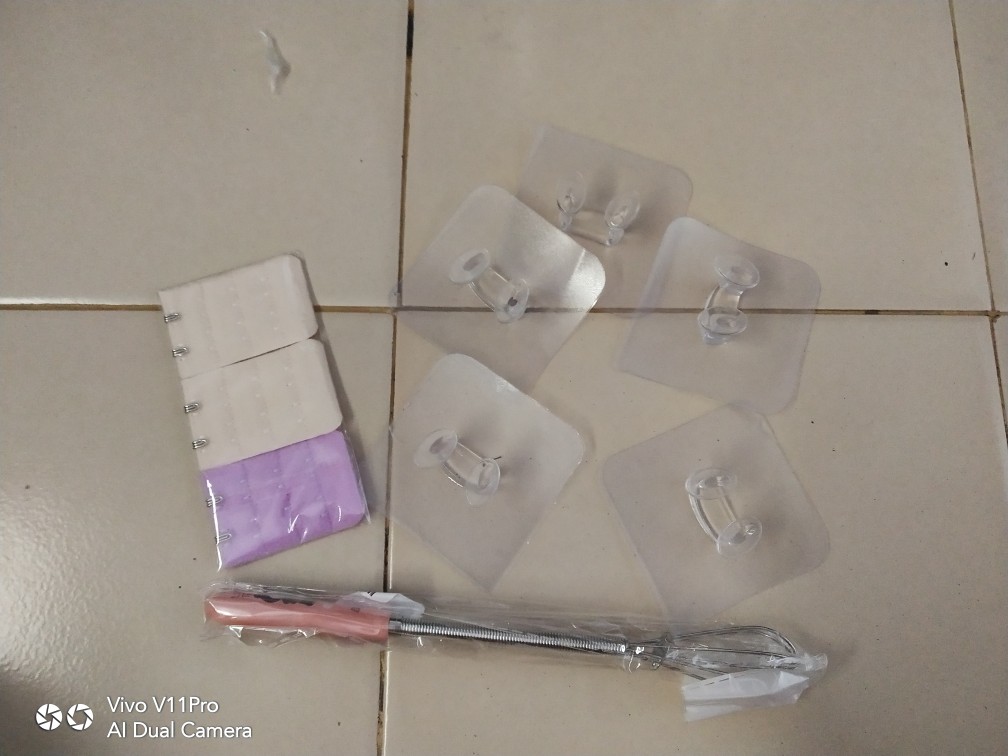 Gantungan Colokan Steker Listrik Hook Perapi Kabel Dekorasi Rumah Kantor