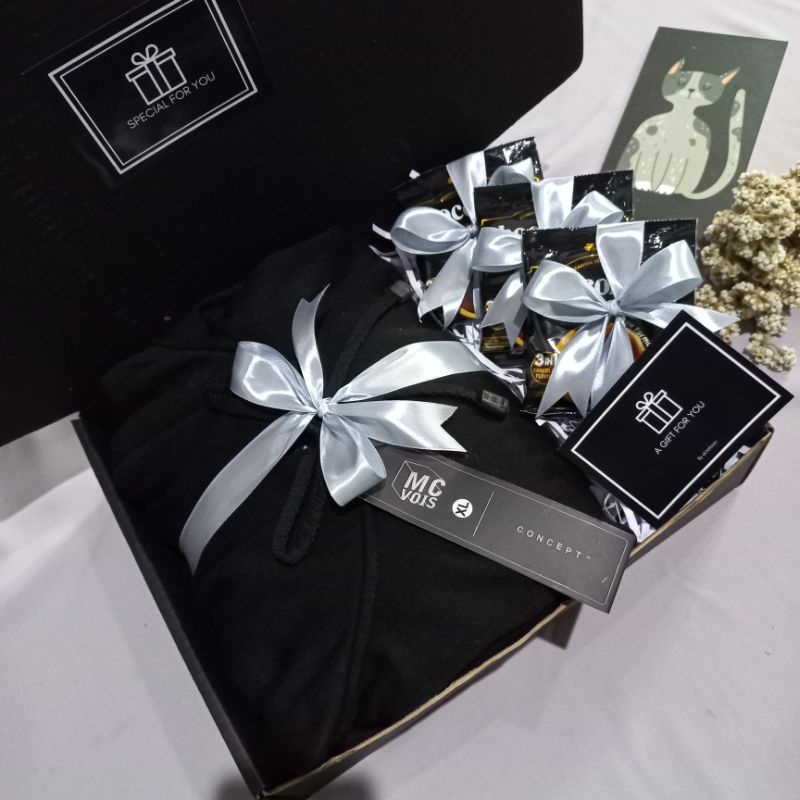 [HOODIE D] GIFT BOX HAMPERS COWOK/CEWEK PREMIUM GIFT BOX HOODIE BLACK SERIES HADIAH WISUDA KADO ULANG TAHUN GIFT BOX SNACK HAMPERS MAKANAN MINUMAN