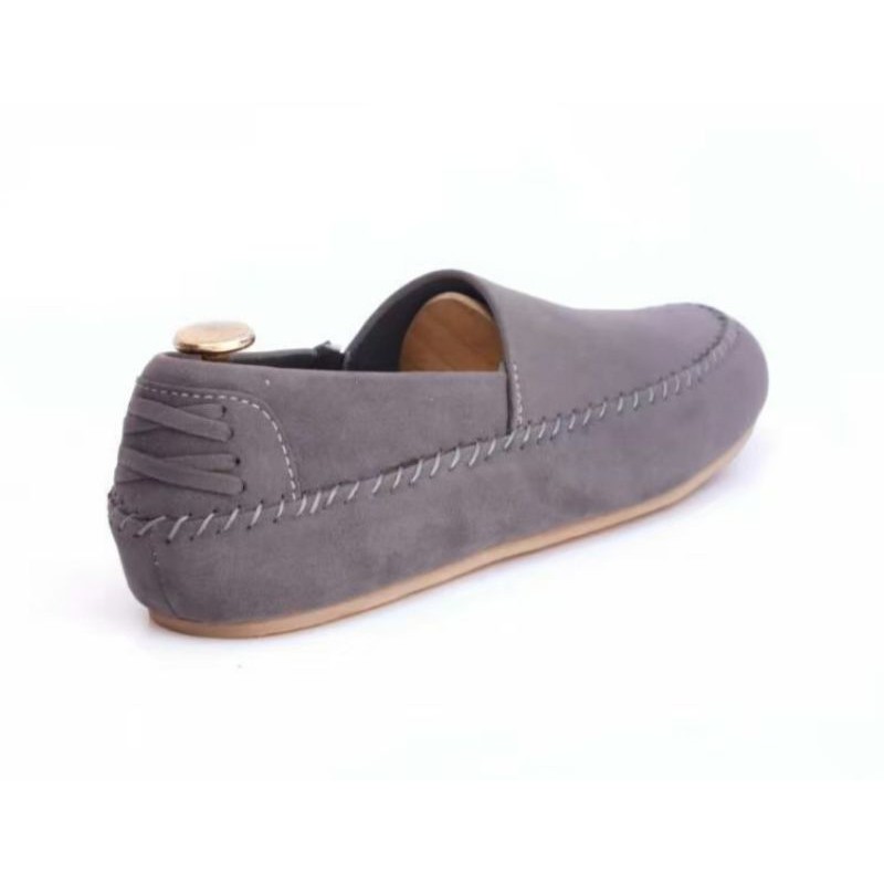 HIGHLAND GREY |WOLF x COZY| Sepatu Slip on Pria Santai Casual Formal Suede Kerja Kantor Kuliah