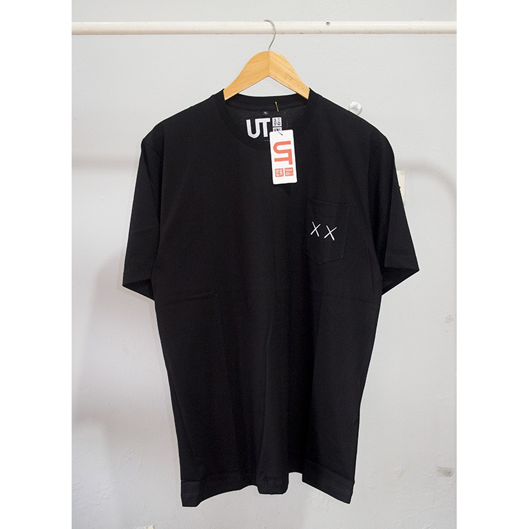 Kaos Tshirt Uniqlo X Kaws