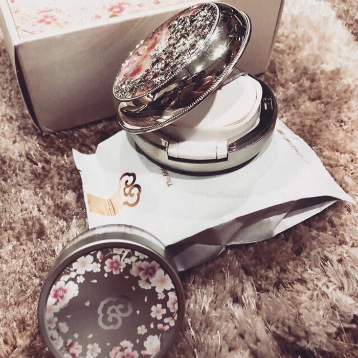 The history of whoo whitening moisture cushion foundation set