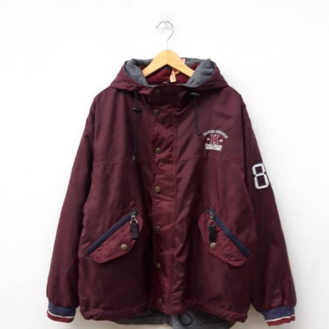 Vintage TOMMY HILFIGER 88 big logo HILFIGER on back