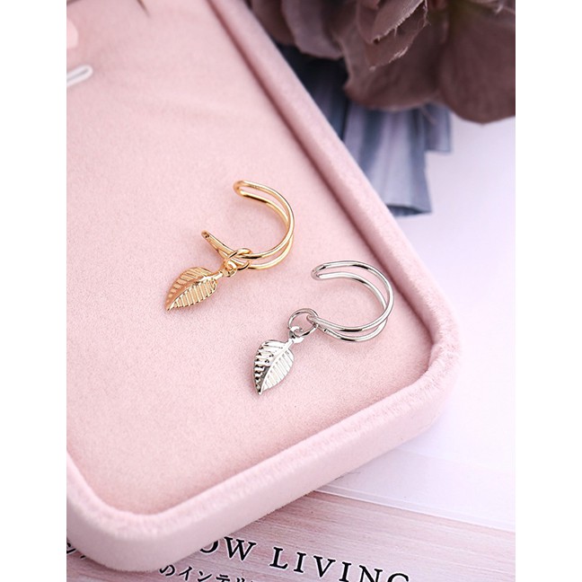 LRC Anting Jepit Fashion Golden Leaf Embossed C-shaped Ear Clip D67316 (1pcs)