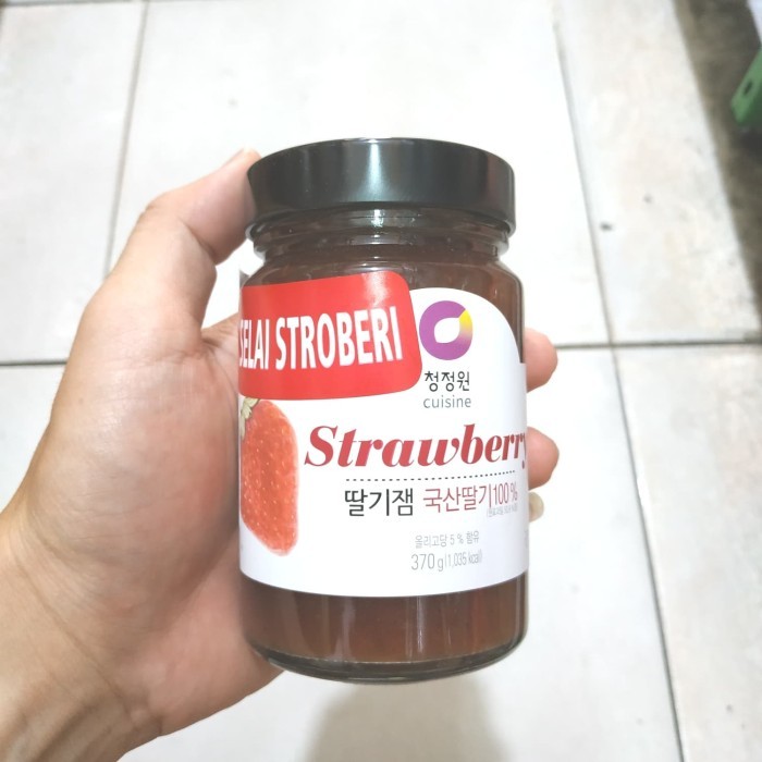 

CHun Jung One Korea Strawberry Jam 370 gram. Selai Buah Stroberi Korea
