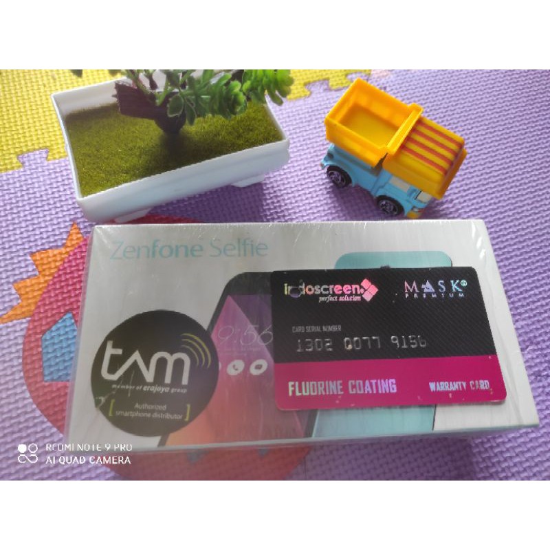 Asus Zenfone Selfie ZD551KL Second