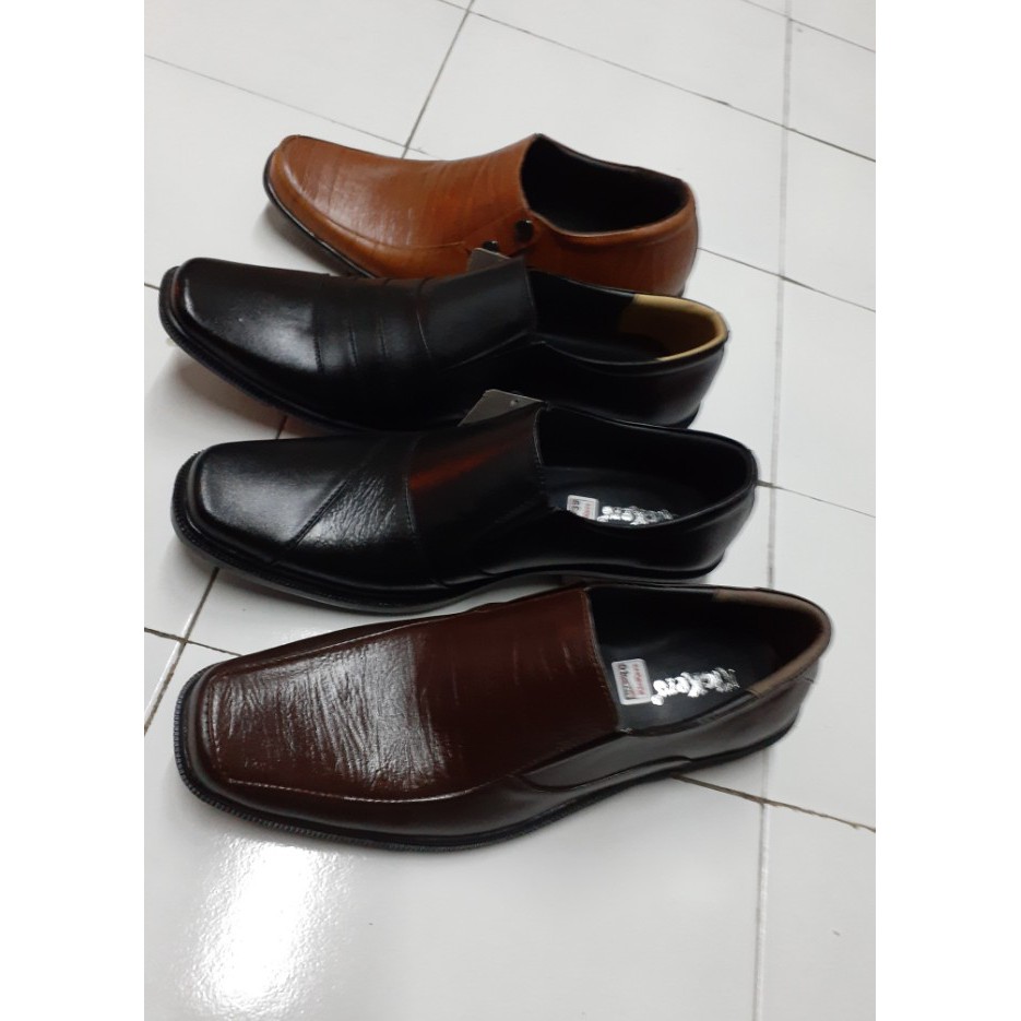 sepatu pria