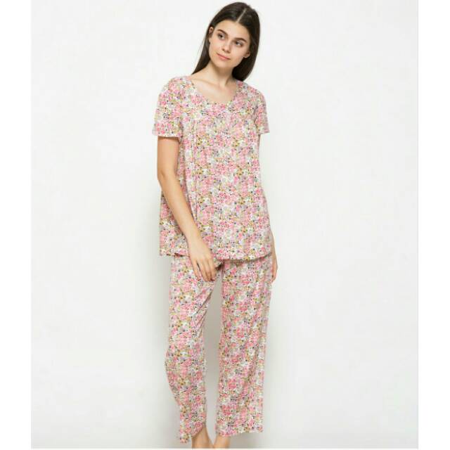 Setelan baju tidur St.Yves