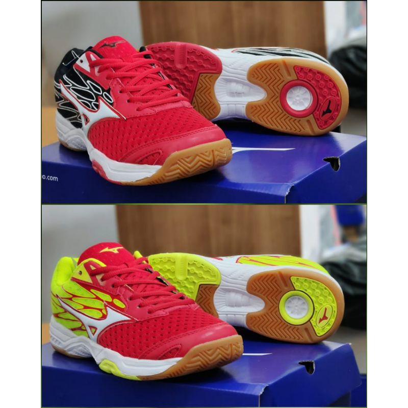 Sepatu Badminton Mizuno Catalis Import