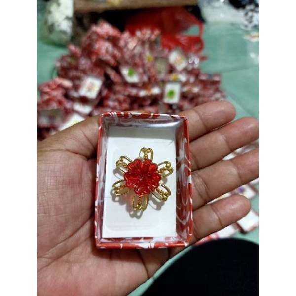 souvenir pernikahan 100pcs Bros Bunga cantik souvenir murah unik