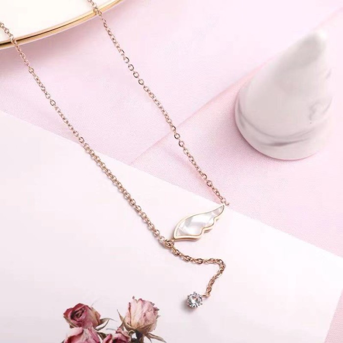 BTS-NLX55 TINO Jewellery Kalung Wanita Titanium Anti Karat Model Sayap Lapis emas 18k