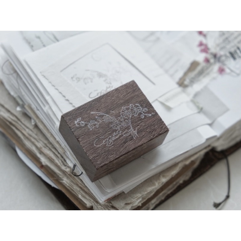

Jieyanow Atelier Feeling Blessed Orchid Bouquet Rubber Stamp