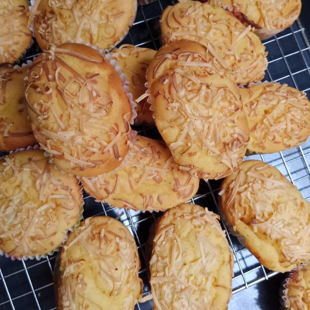 

BOLU TAPE KEJU min. 20bh = rp. 125rb special wisman butter (@ rp.6.250/bh)