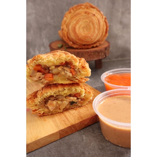 

Beli 5 Gratis 1 de'Pastella Pastel Pastry Chicken Curry