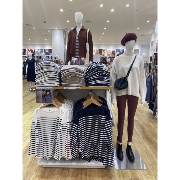 Tshirt garis wanita uniqlo