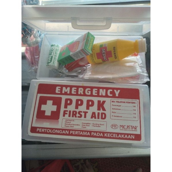 kotak PPPK (P3K) dan isi