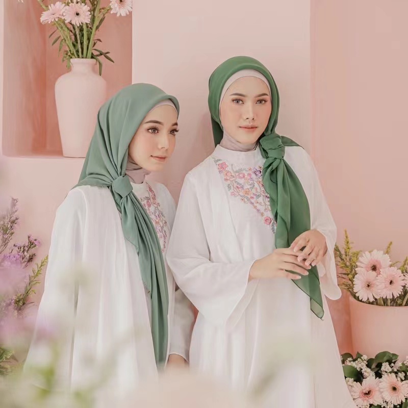 Jilbab Bella Square Segi Empat Daily Basic Hijab Kerudung Polos Polycotton Premium by Li Jimin Hijab
